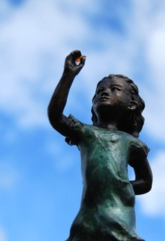 Hope figurine in Bronze by JOEL with amber