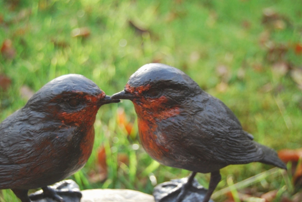 Robin Bronzes by JOEL The Kiss 2