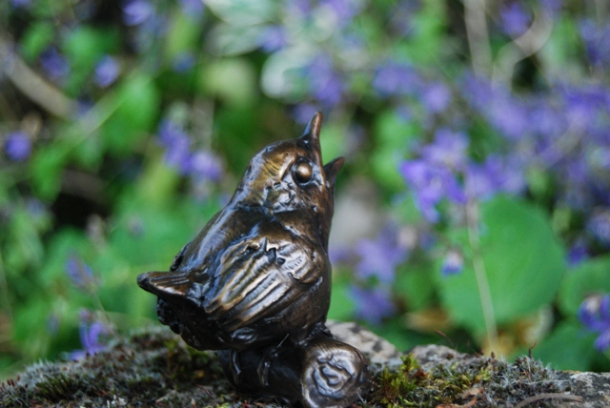 SHARE Wren Chick bronze by JOEL